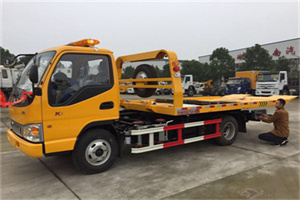 兴化哪里有拖车服务