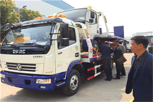 兴化汽车道路救援拖车价格